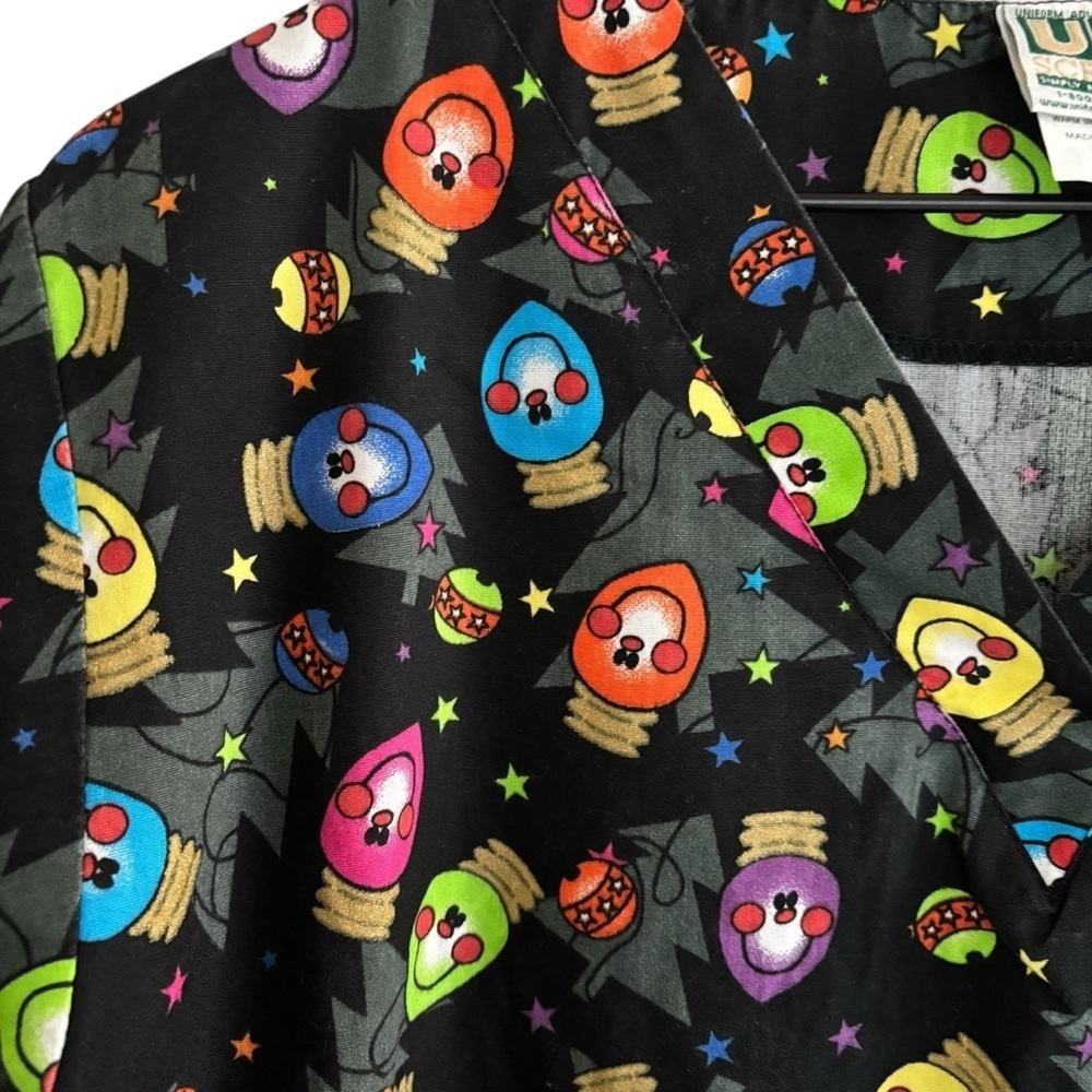 UA Christmas Light Bulbs V-Neck Scrub Top Women’s Size Small - Picture 7 of 13